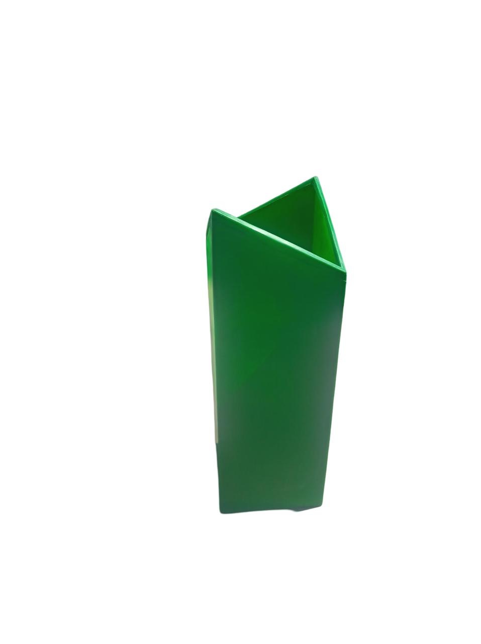 Bote de basura verde nueva imagen