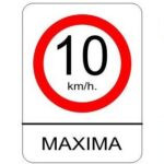 Señalamiento vitrocel 10 km/hr maxima 45 x 60 cm